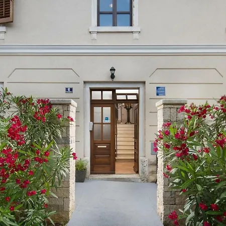 New!!!apartments Bonaparte شقة
